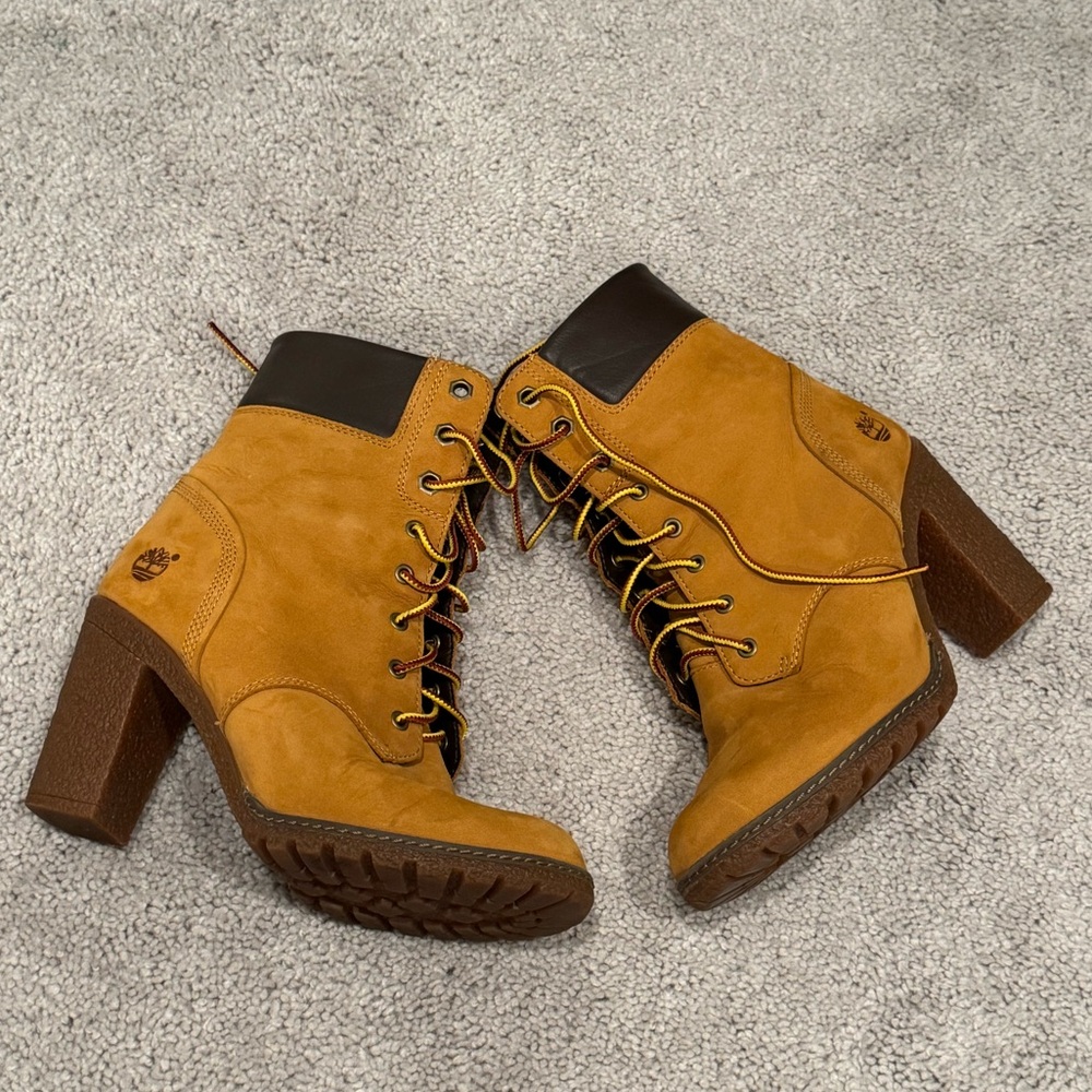 Timberland ankle boots “size 6” (worn 2-3 times)